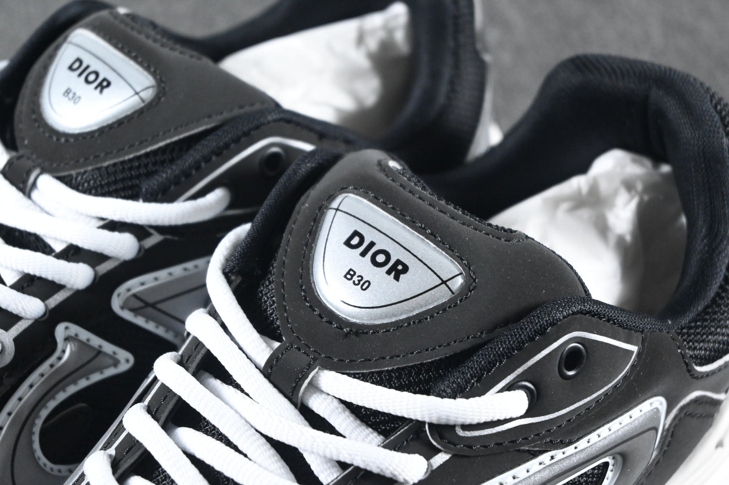 DIOR B30 - BLACK MESH