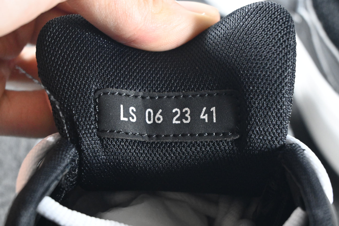DIOR B30 - BLACK MESH
