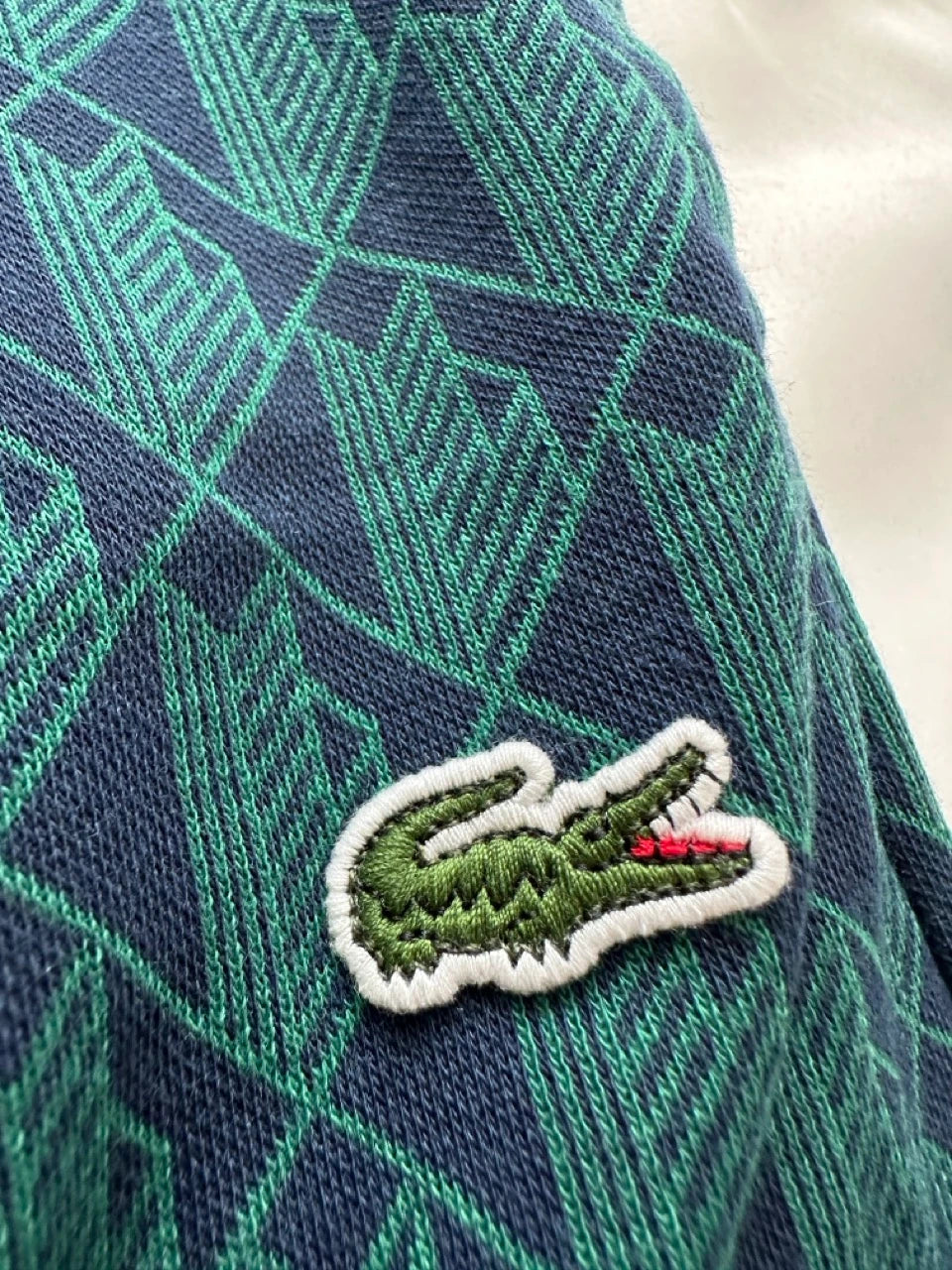 LACOSTE MONOGRAM KLASSZIKUS RÖVIDNADRÁG - SÖTÉTKÉK/ZÖLD