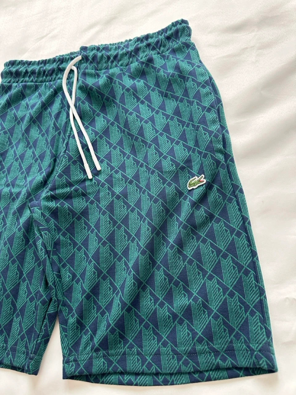LACOSTE MONOGRAM KLASSZIKUS RÖVIDNADRÁG - SÖTÉTKÉK/ZÖLD