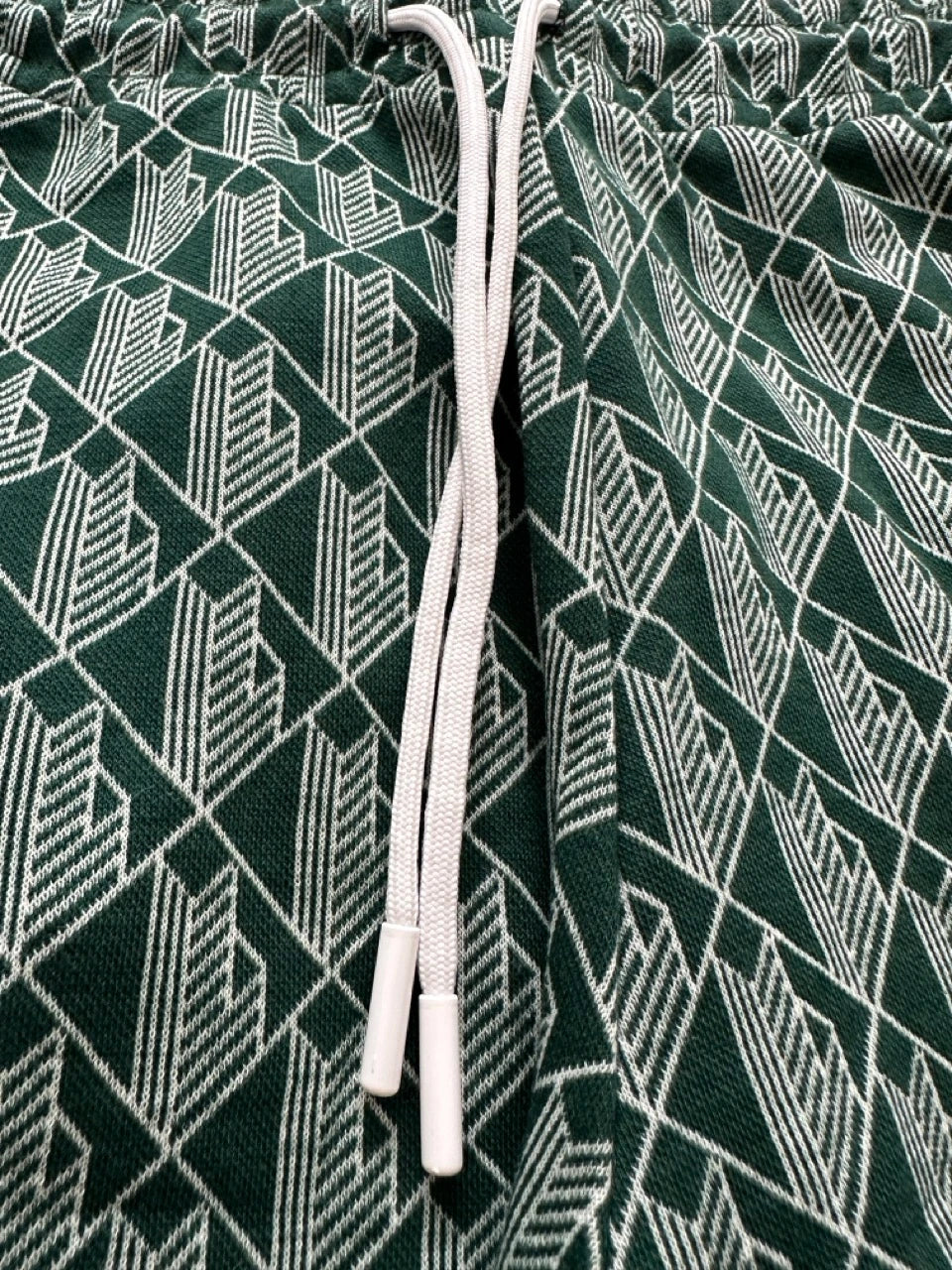 LACOSTE MONOGRAM KLASSZIKUS RÖVIDNADRÁG - ZÖLD/FEHÉR