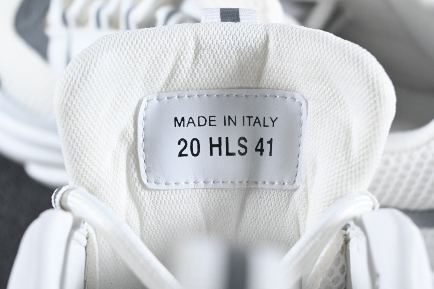 DIOR B22 - WHITE & GREY