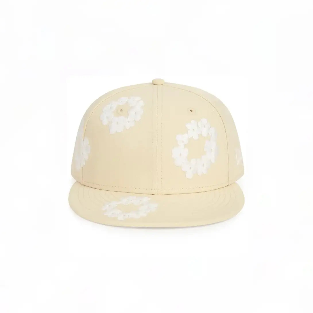 DENIM TEARS COTTON WREATH X NEW ERA SAPKA - KRÉMSZÍN/BÉZS