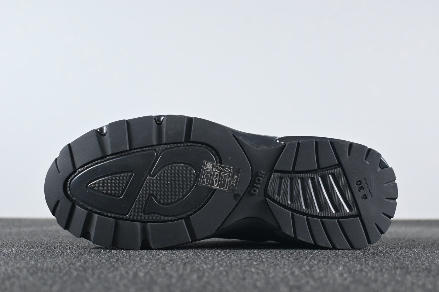 DIOR B30 - BLACK