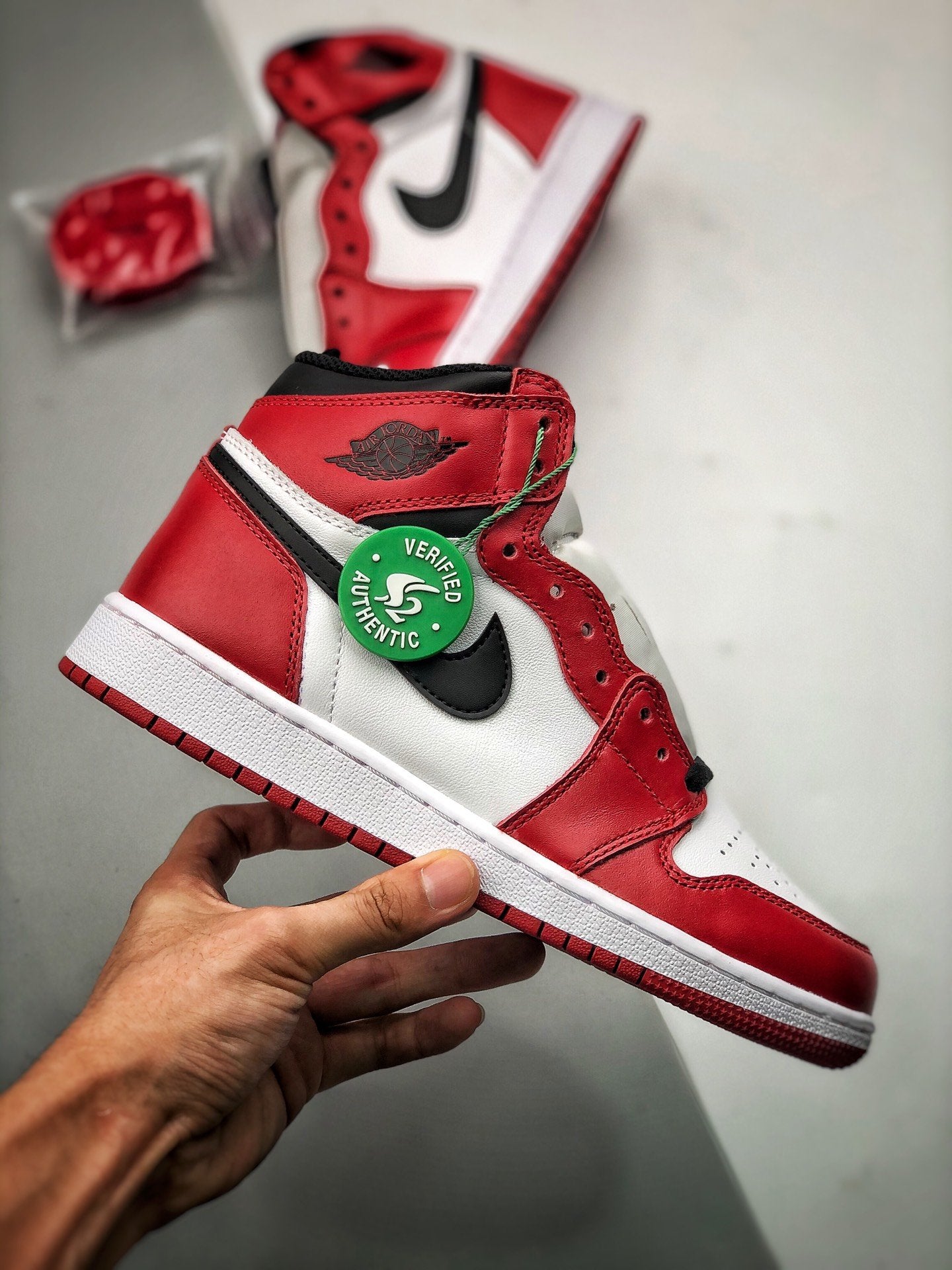 AIR JORDAN 1 MID WHITE/BLACK/RED