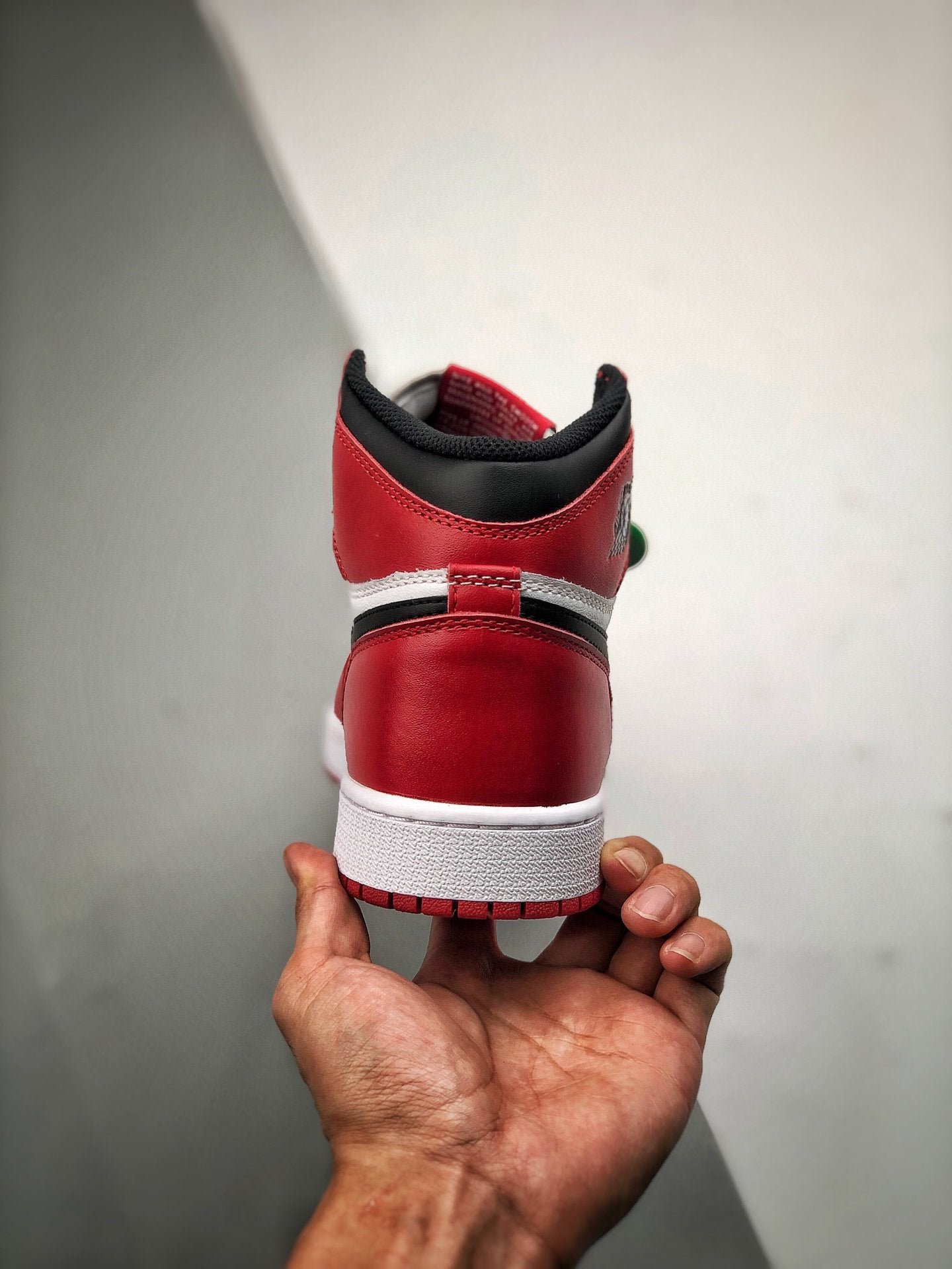 AIR JORDAN 1 MID WHITE/BLACK/RED