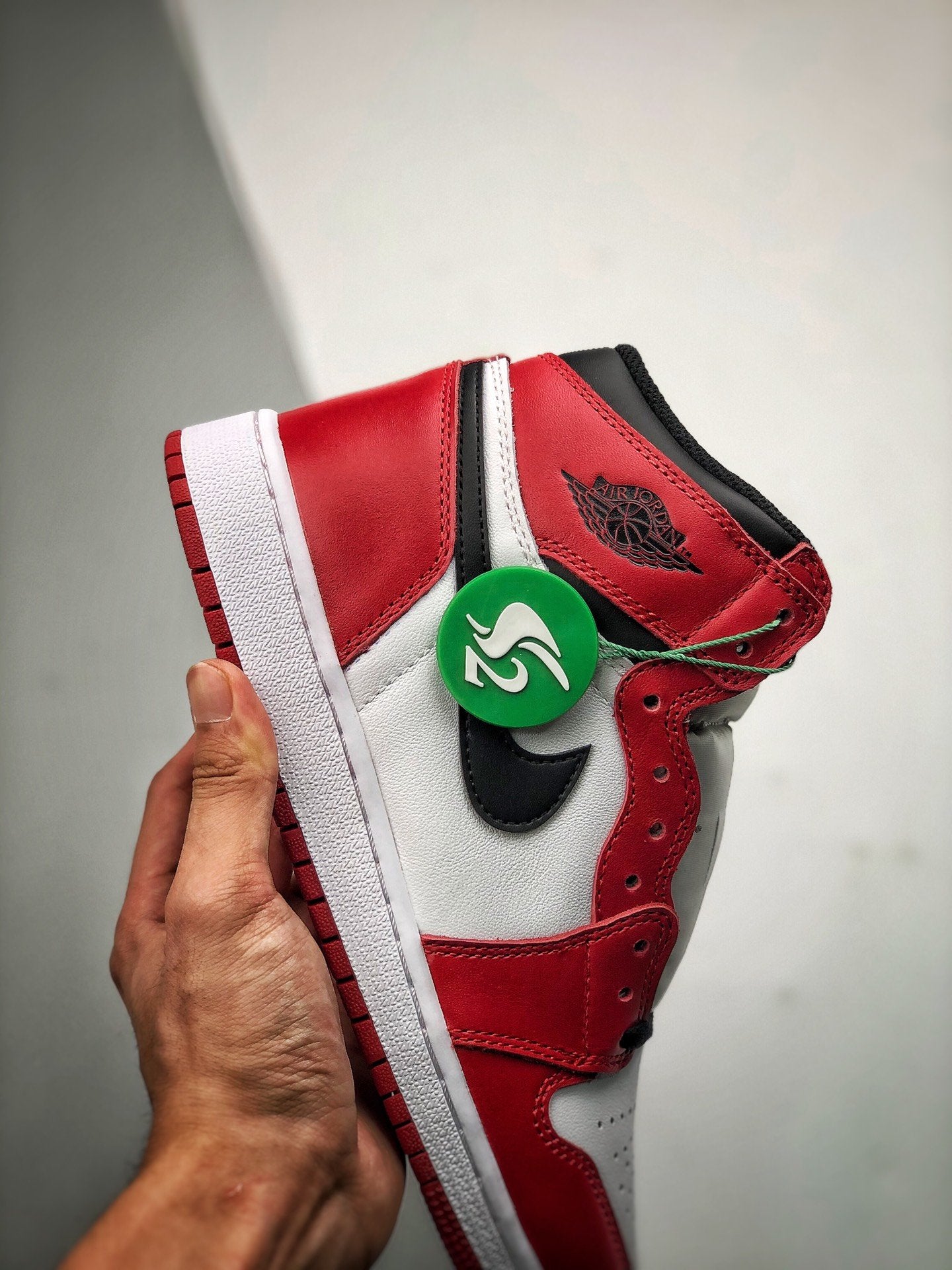 AIR JORDAN 1 MID WHITE/BLACK/RED