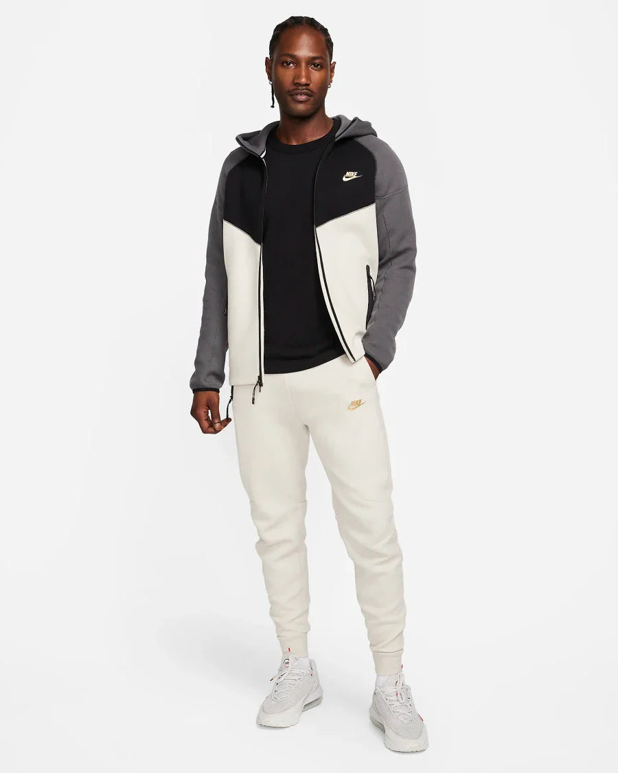 NIKE NSW TECH FLEECE WINDRUNNER TRACKSUIT - LIGHT OREOWOOD BROWN