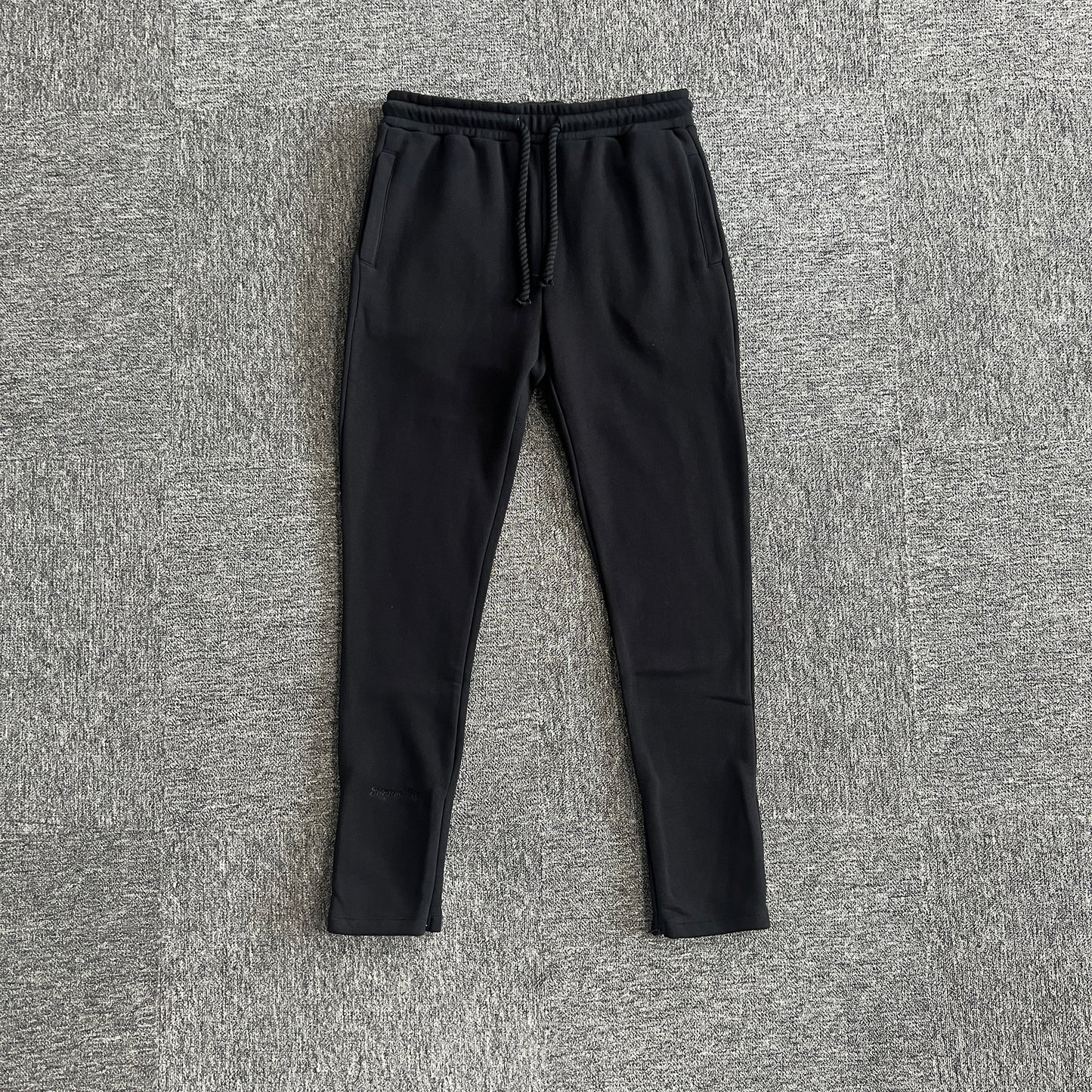 SYNAWORLD “SYNA LOGO” TRACKSUIT – BLACK